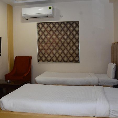 Hotel Crytsal Residency Ráňčí Exteriér fotografie