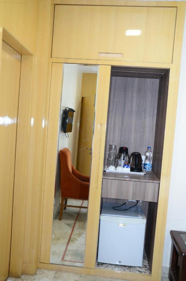 Hotel Crytsal Residency Ráňčí Exteriér fotografie