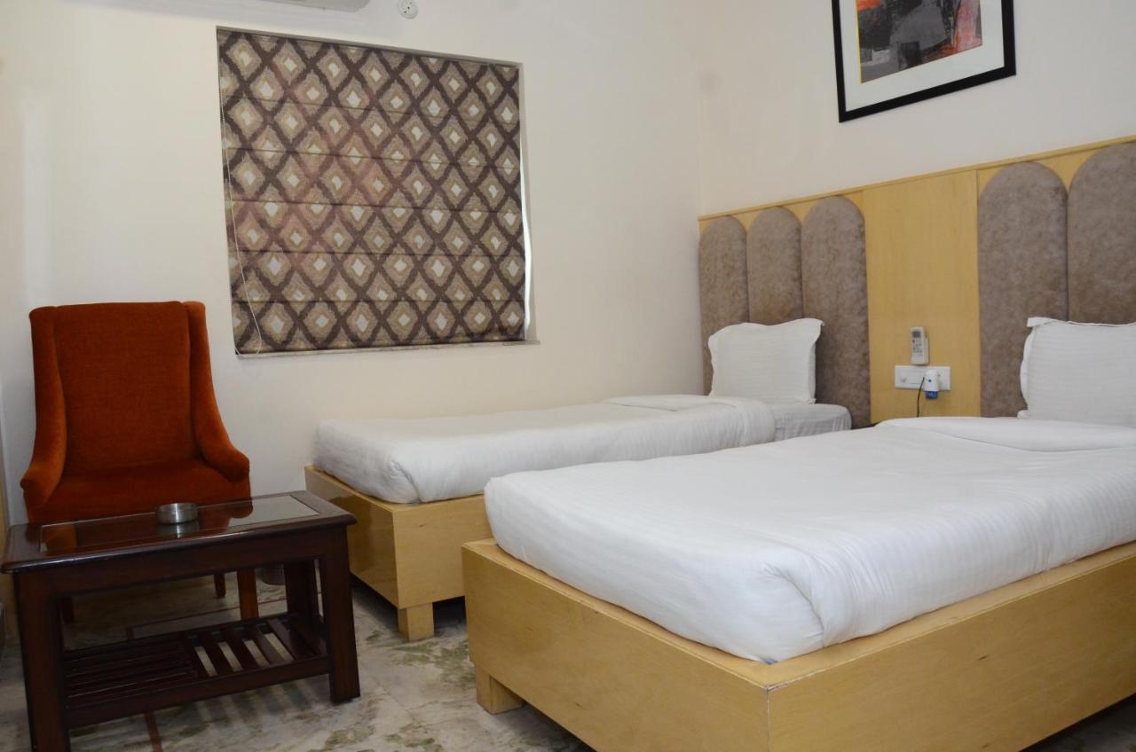 Hotel Crytsal Residency Ráňčí Exteriér fotografie