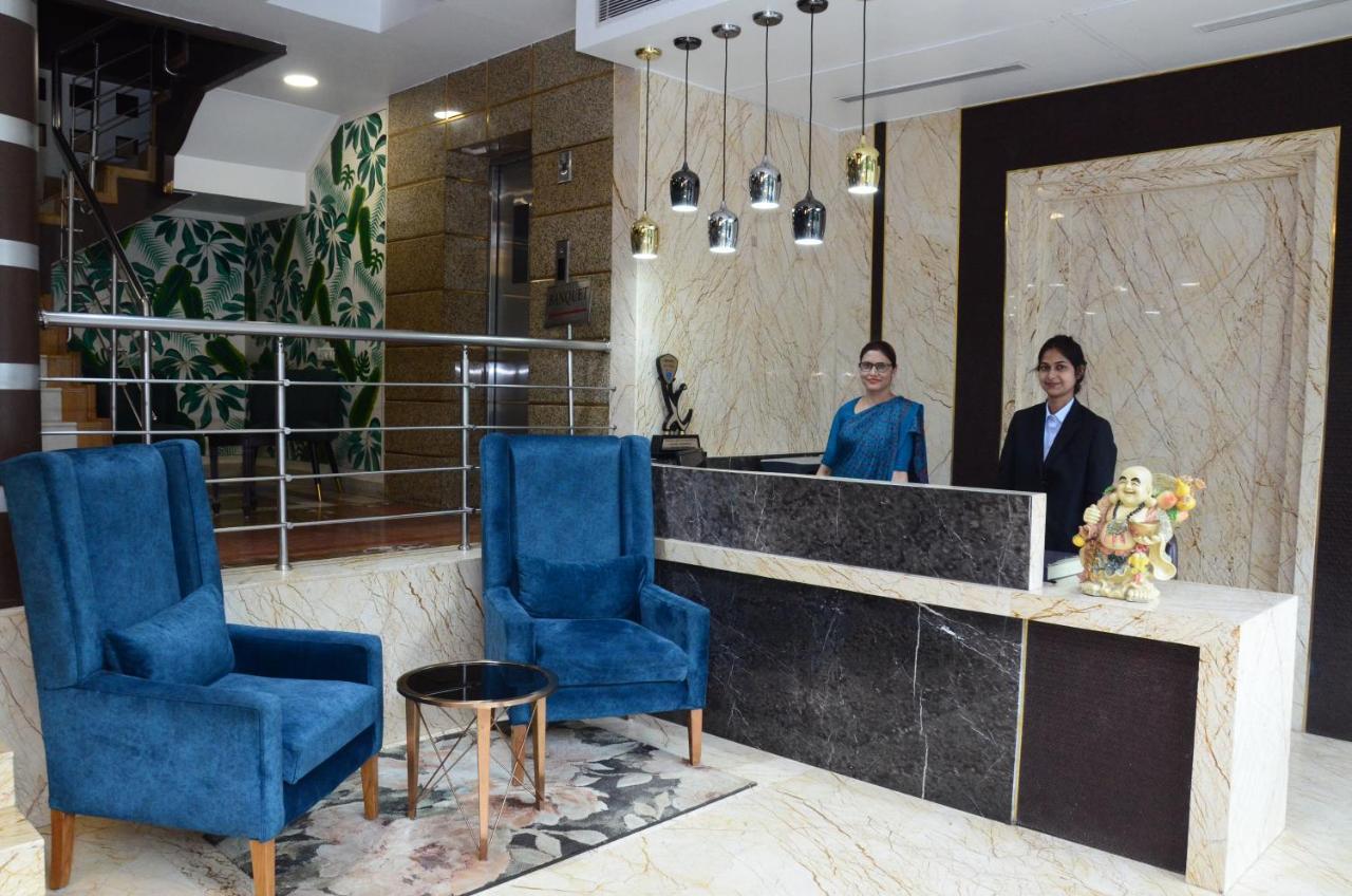 Hotel Crytsal Residency Ráňčí Exteriér fotografie