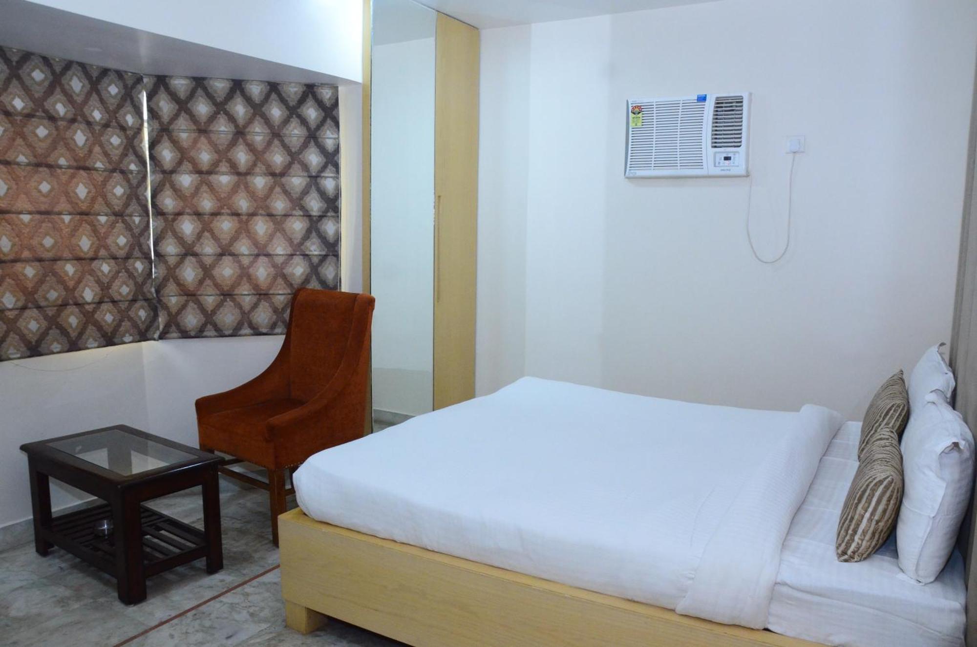 Hotel Crytsal Residency Ráňčí Exteriér fotografie